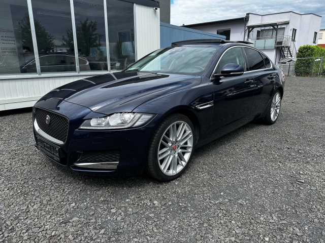 Jaguar XF 25d Prestige NAVI LEDER PANO RFKA TWA