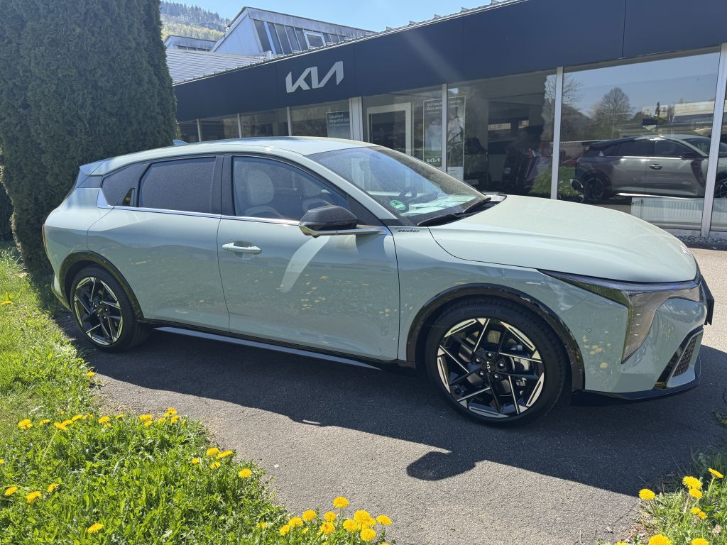 Kia K4