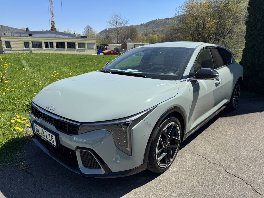 Kia K4