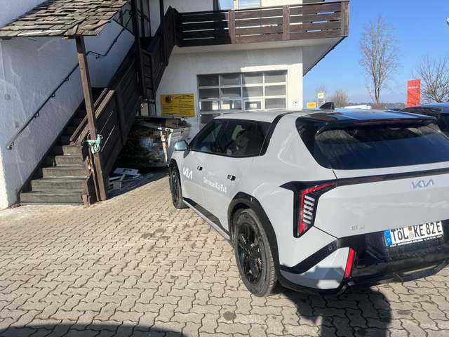 Kia EV4