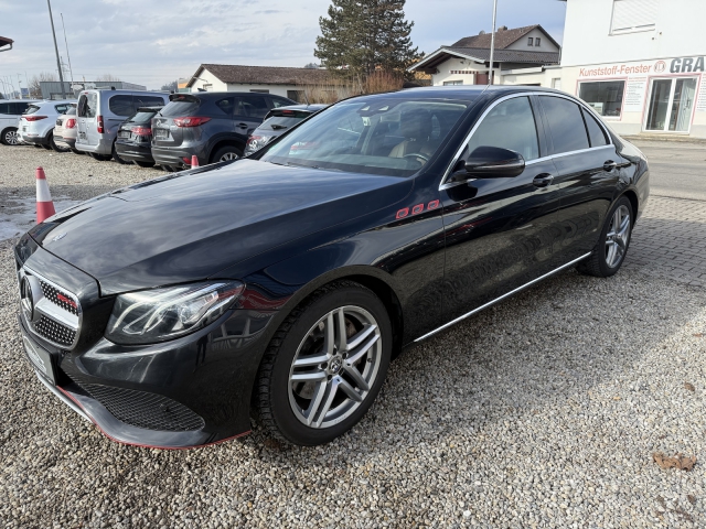 Mercedes-Benz E 220 d AVANTGARDE WIDESCREEN HEAD-UP LED