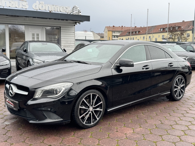 Mercedes-Benz CLA 180 PANO BI-XENON PDC SHZ