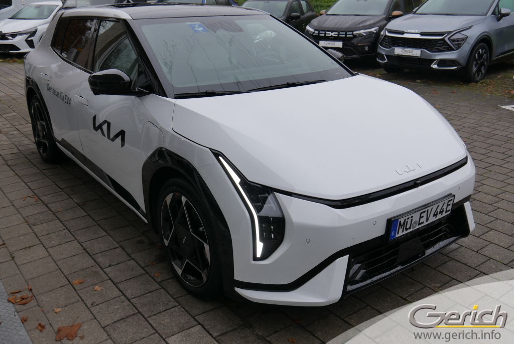 Kia EV4
