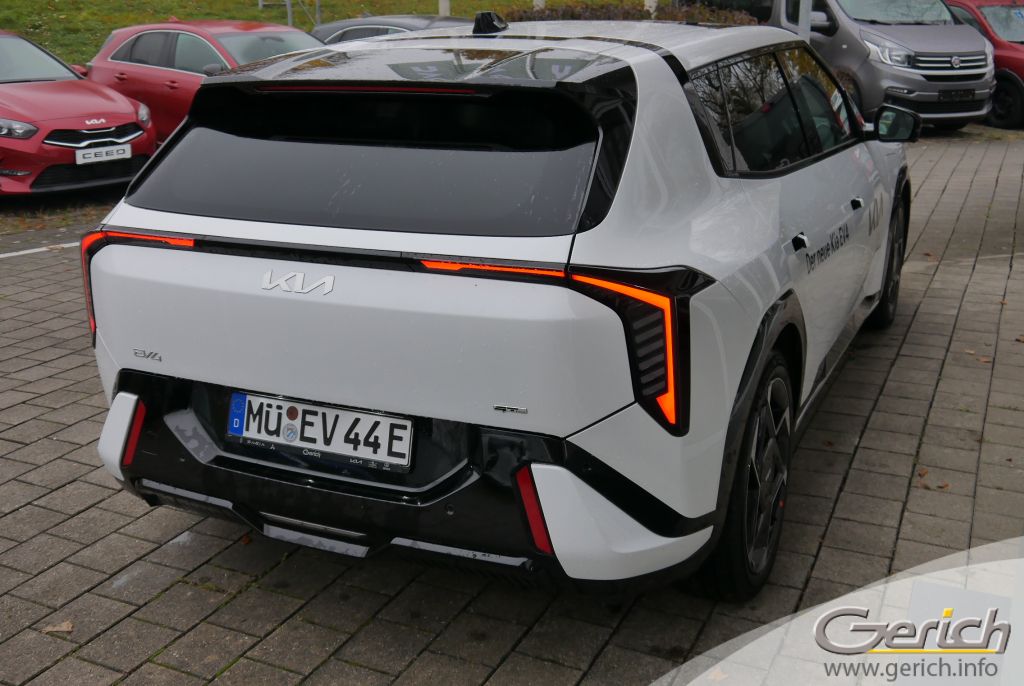Kia EV4