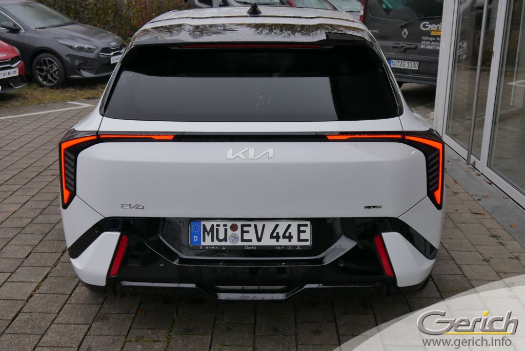 Kia EV4
