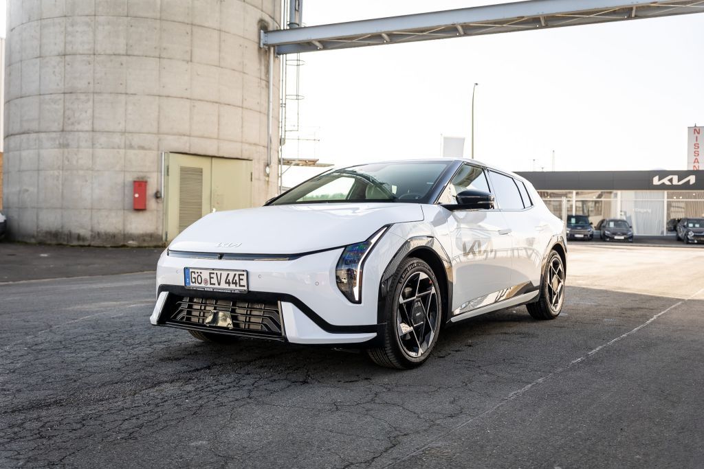 Kia EV4