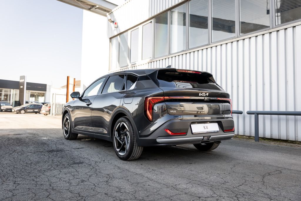 Kia K4