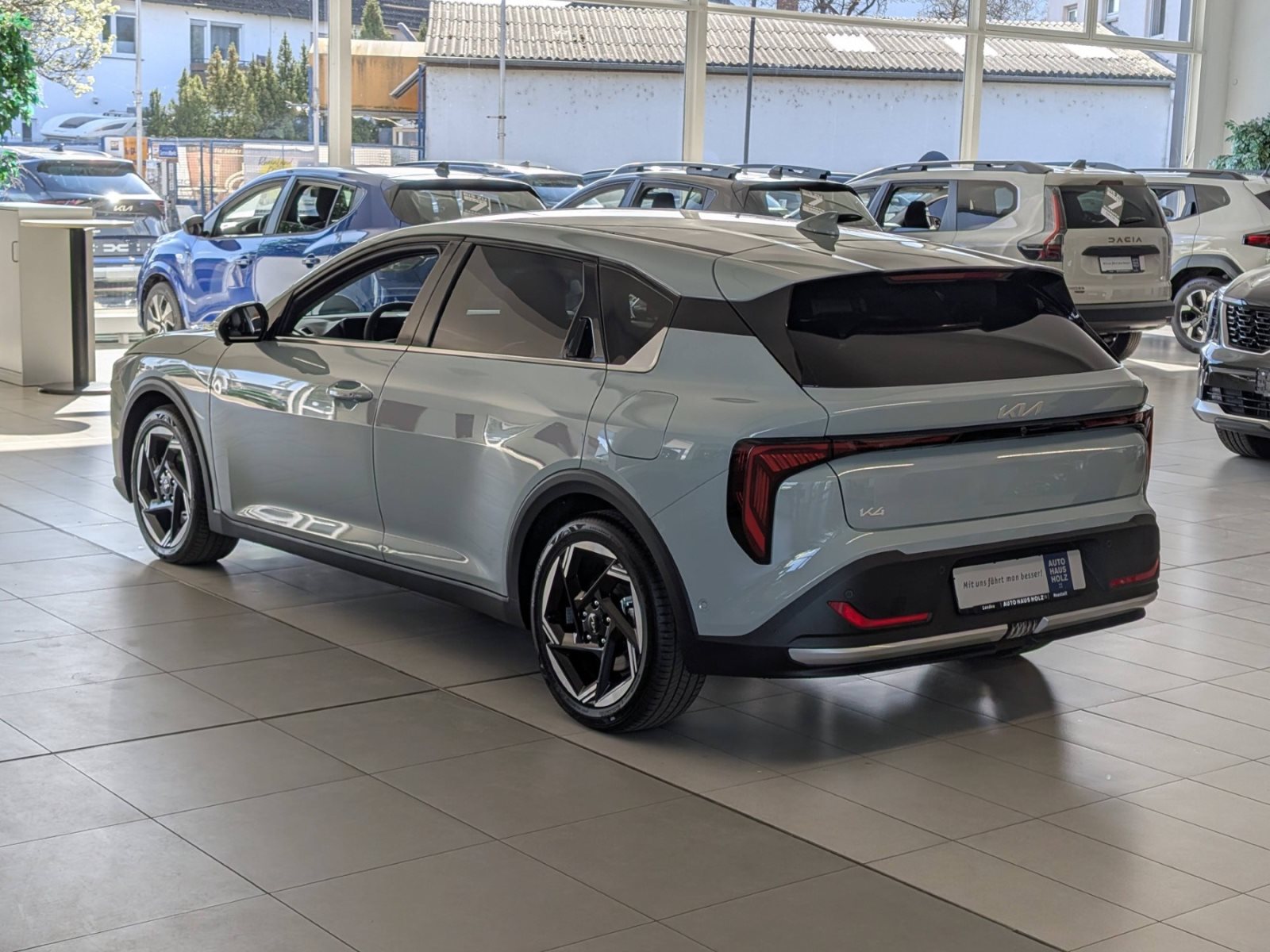 Kia K4