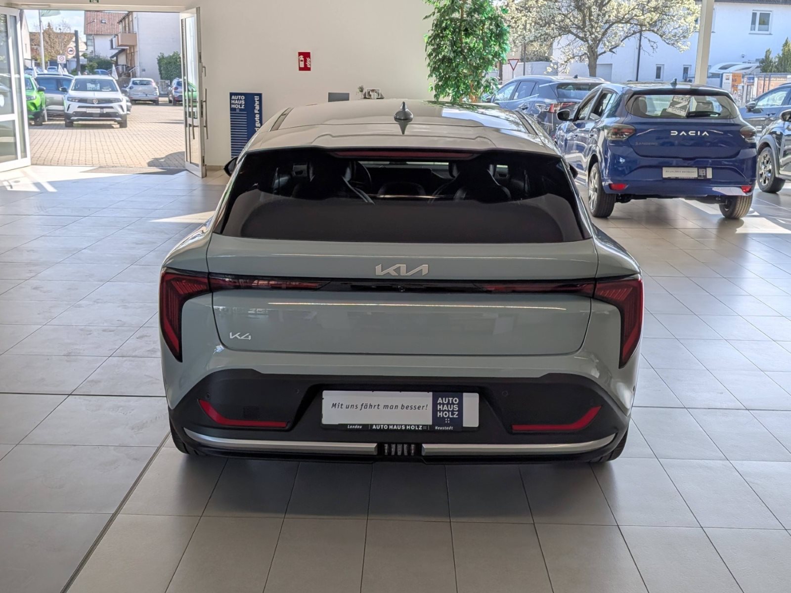 Kia K4