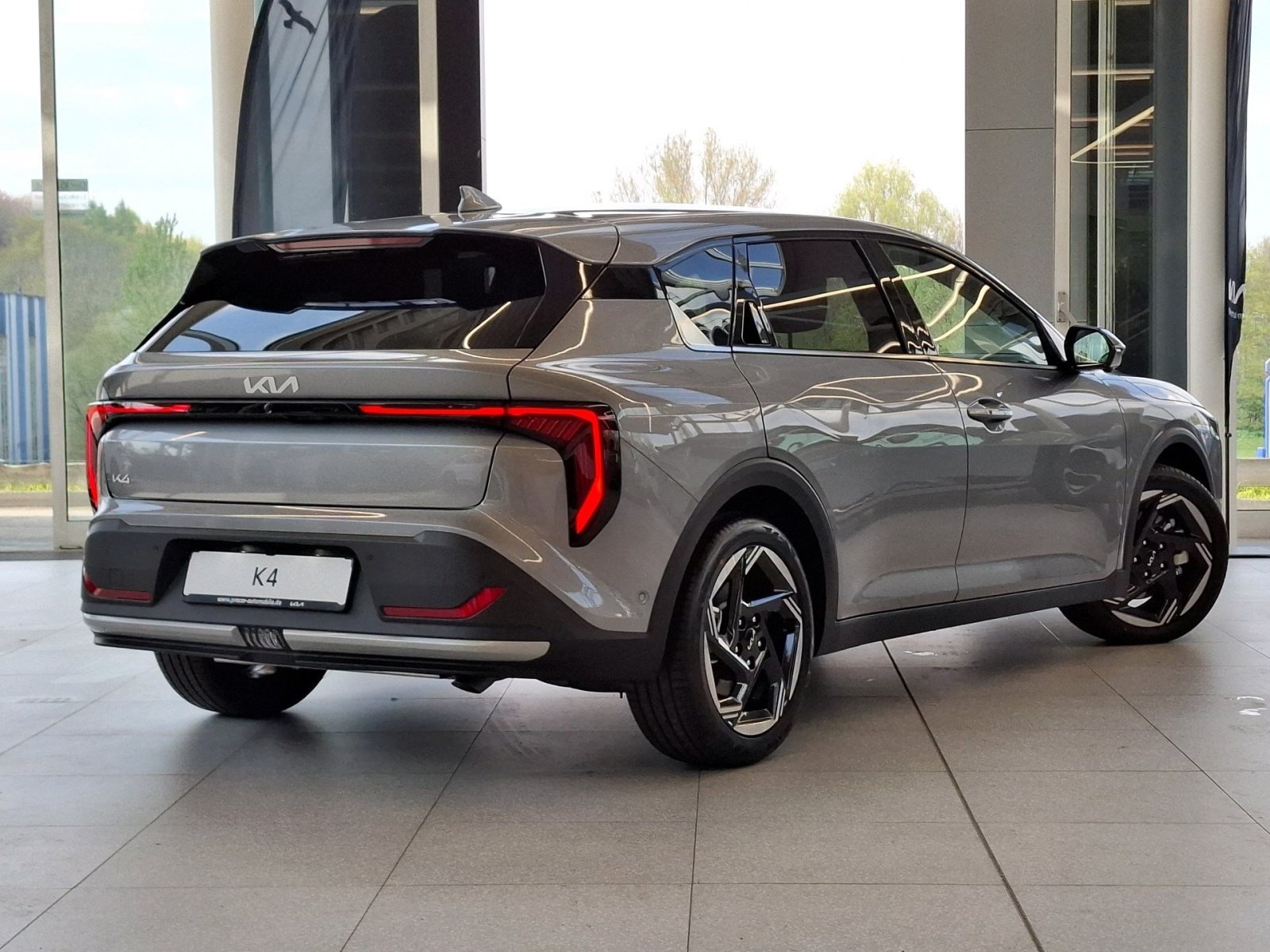 Kia K4
