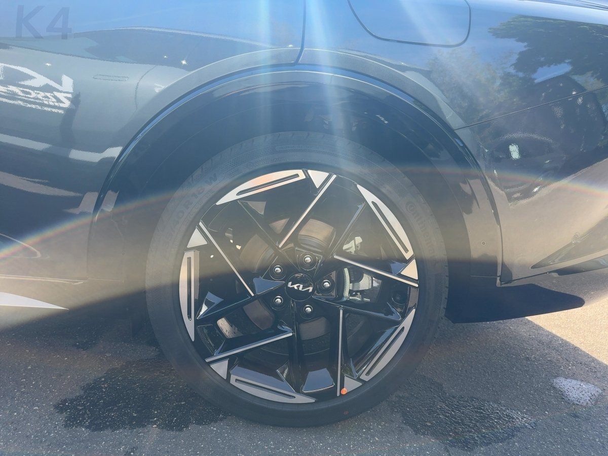 Kia K4 SW – Bild 12