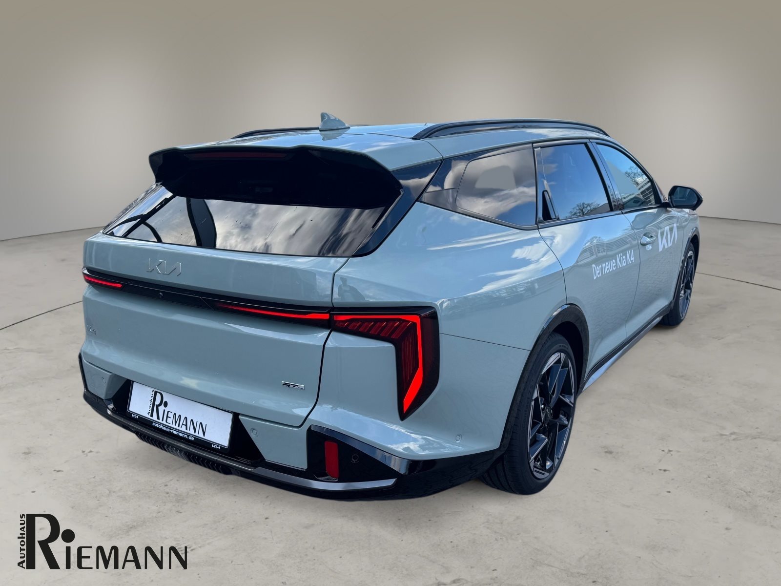 Kia K4