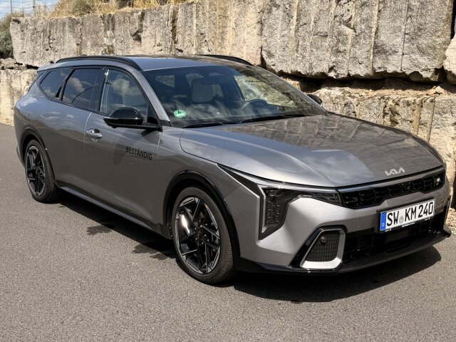 Kia K4 SW – Bild 8