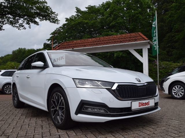 Skoda Octavia Combi 2,0 TDI DSG Style Matrix*AHK*ACC