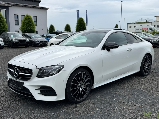Mercedes-Benz E 400 4Matic AMG Line BURMESTER PANO WIDESCREEN