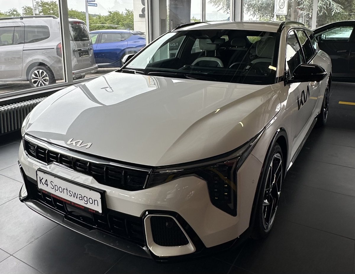 Kia K4 SW