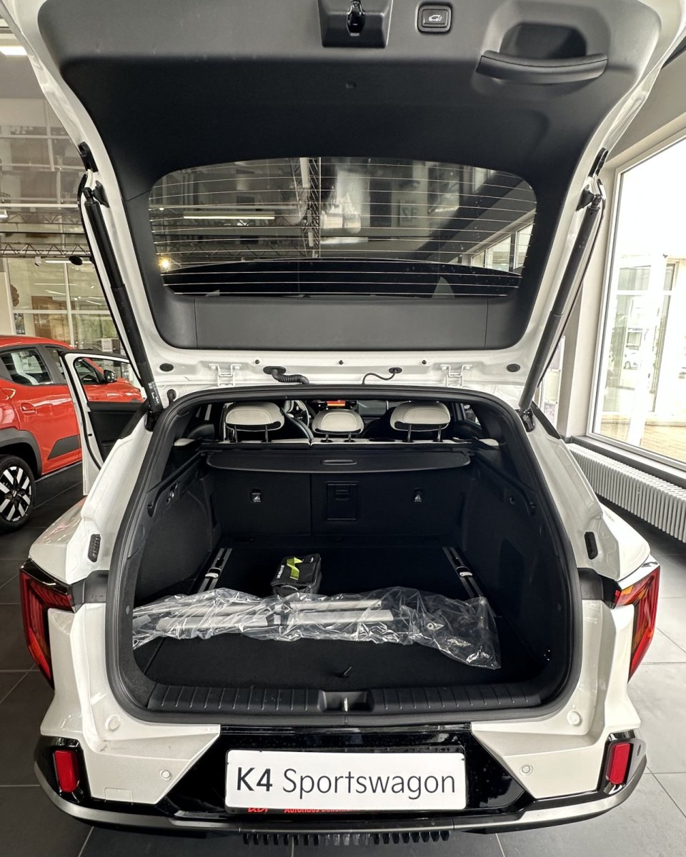 Kia K4 SW – Bild 11