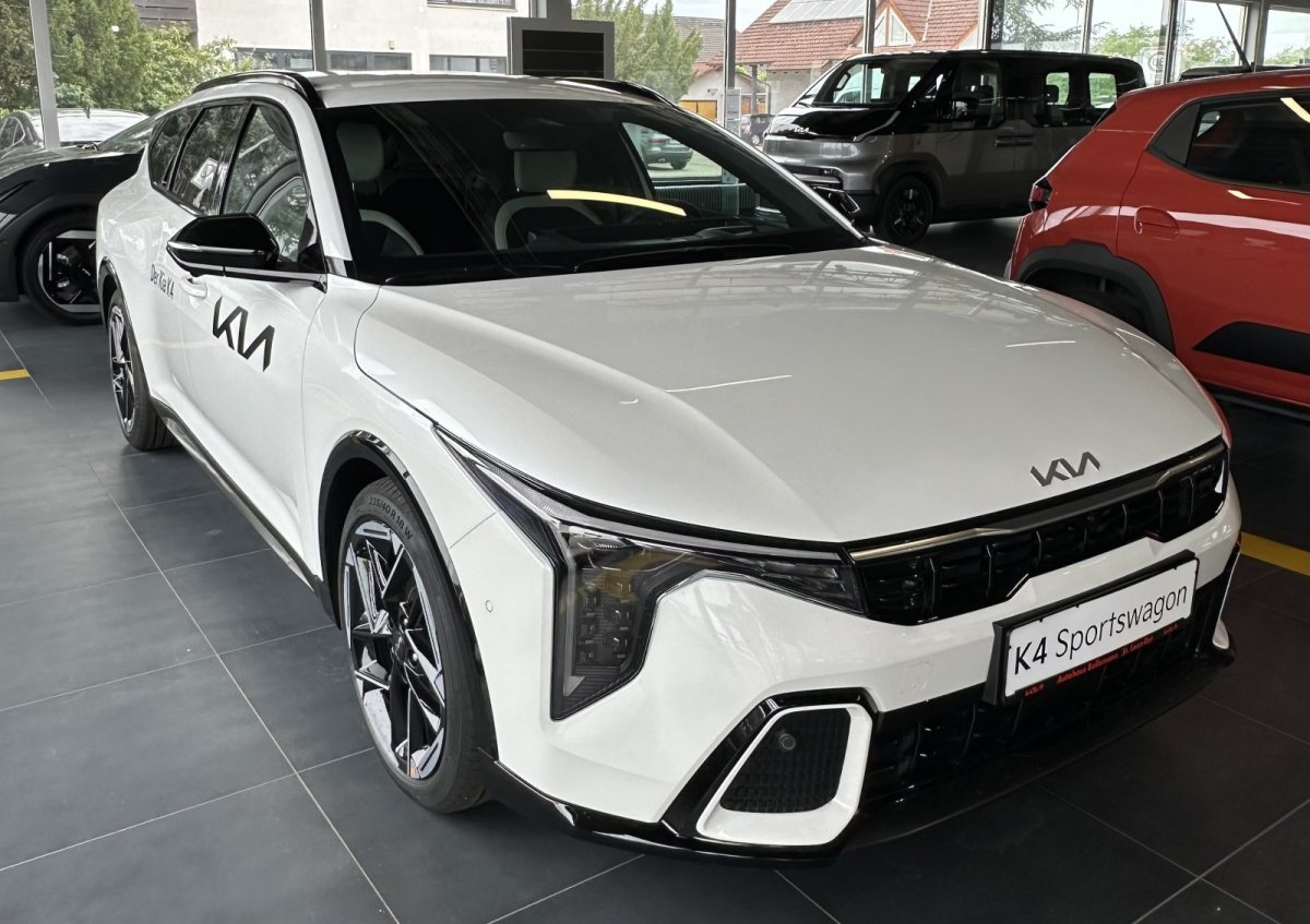 Kia K4 SW