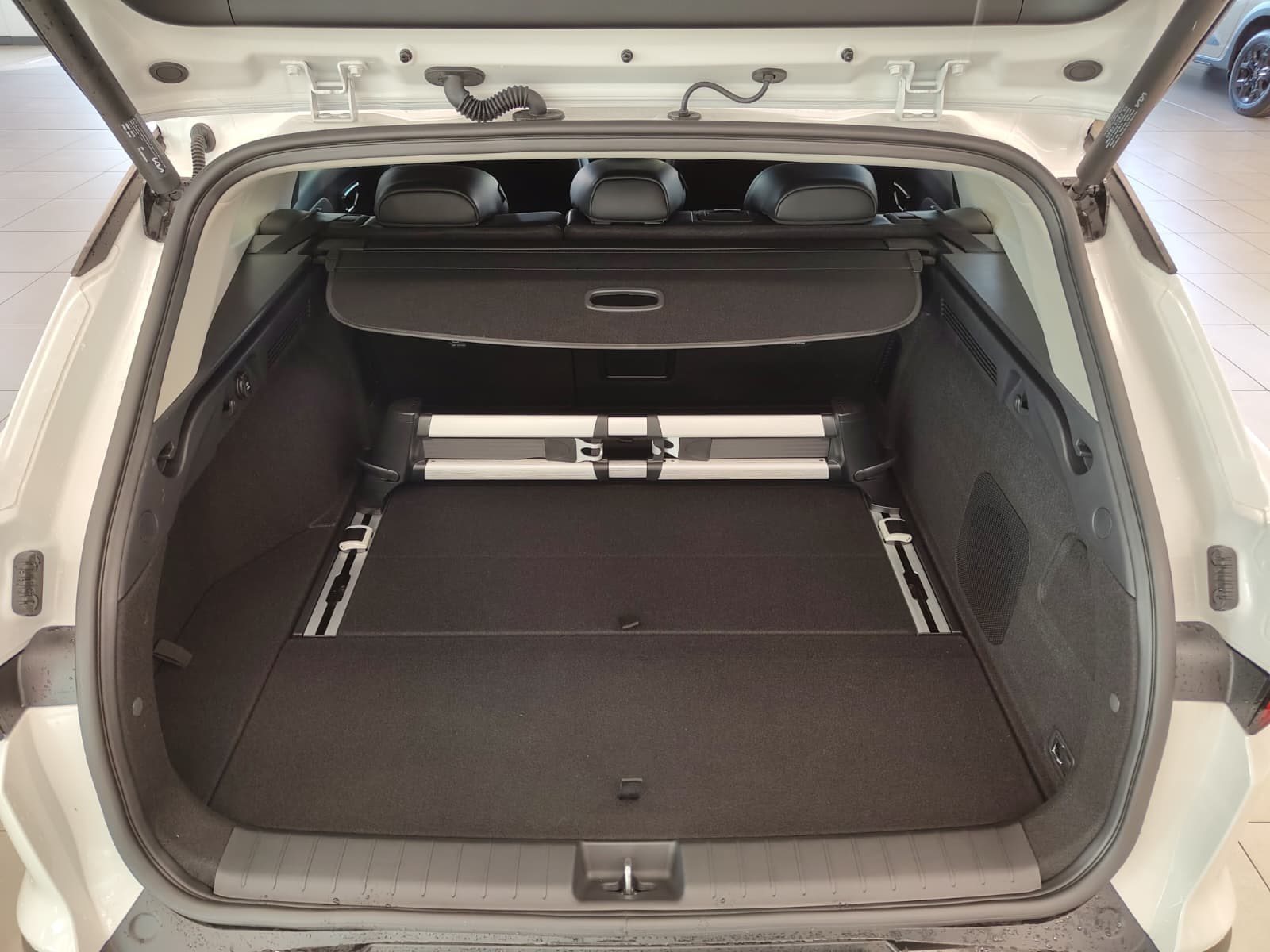 Kia K4 SW – Bild 10