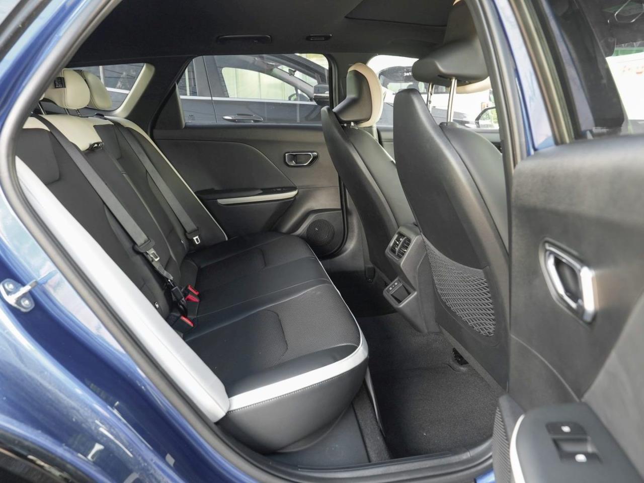 Kia K4 SW – Bild 11