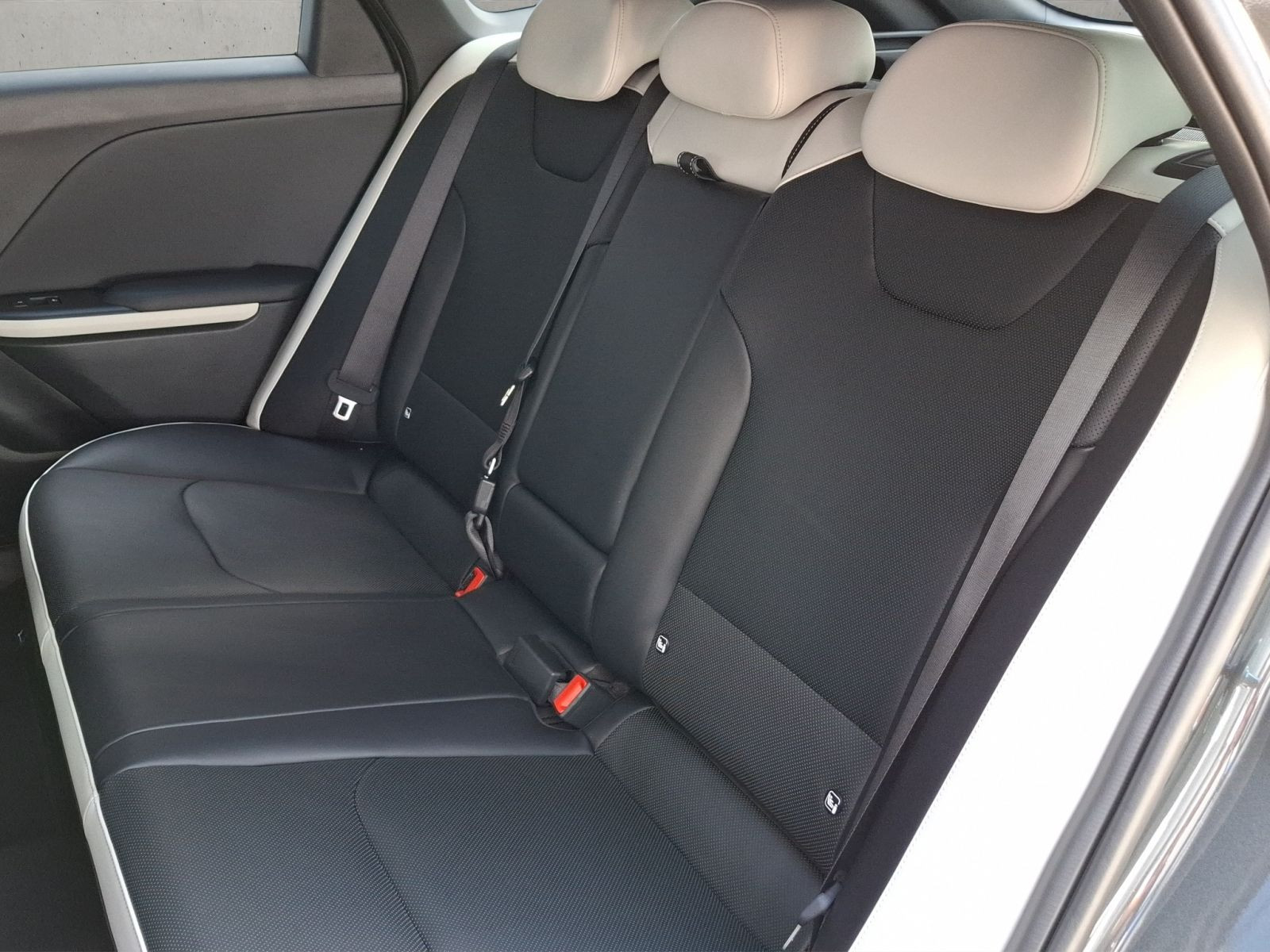 Kia K4 SW – Bild 13