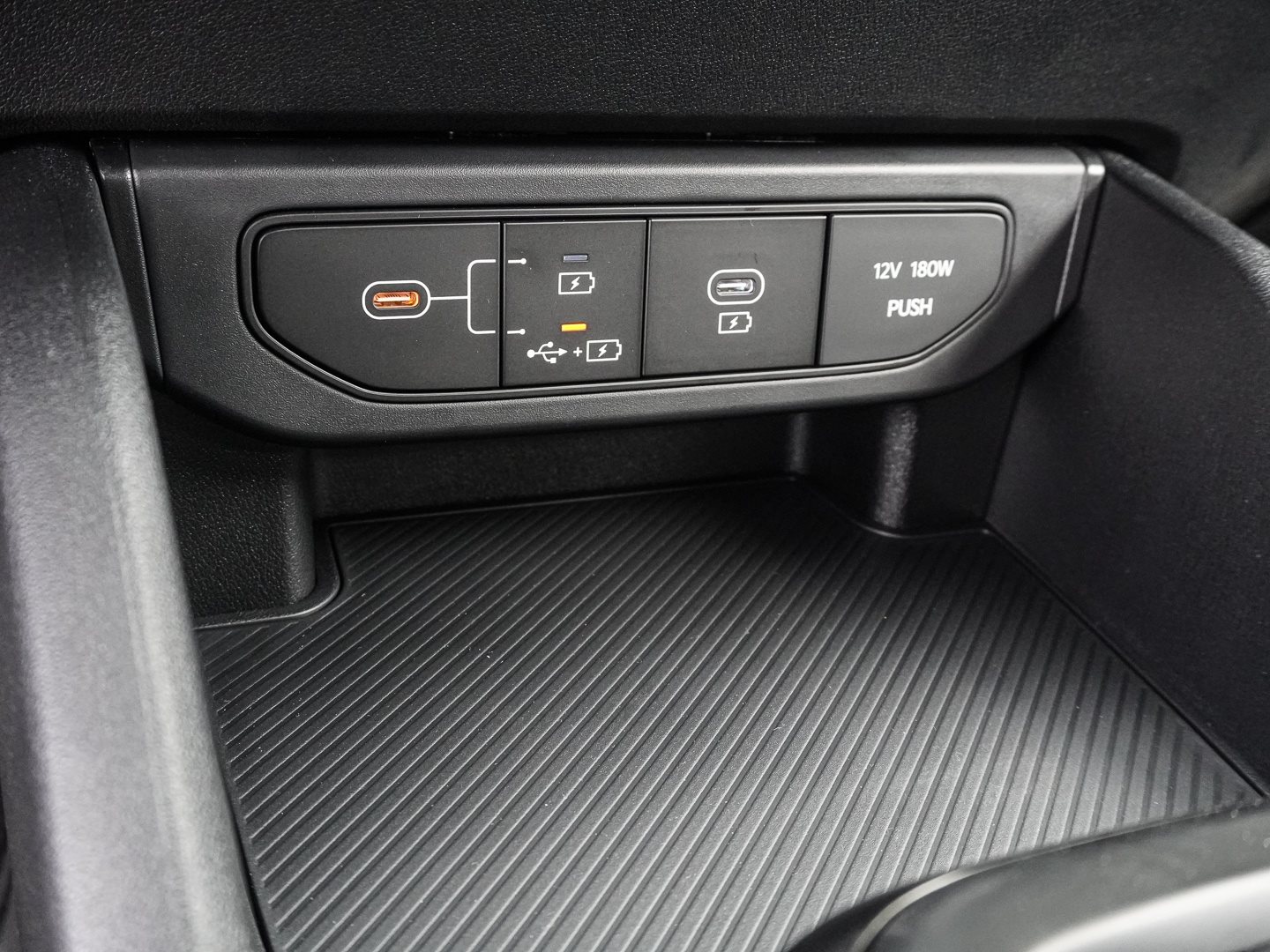 Kia K4 SW – Bild 12