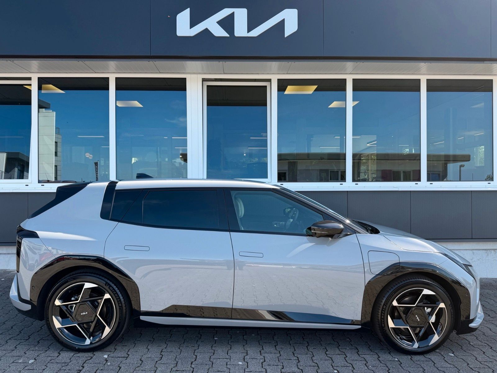 Kia EV4
