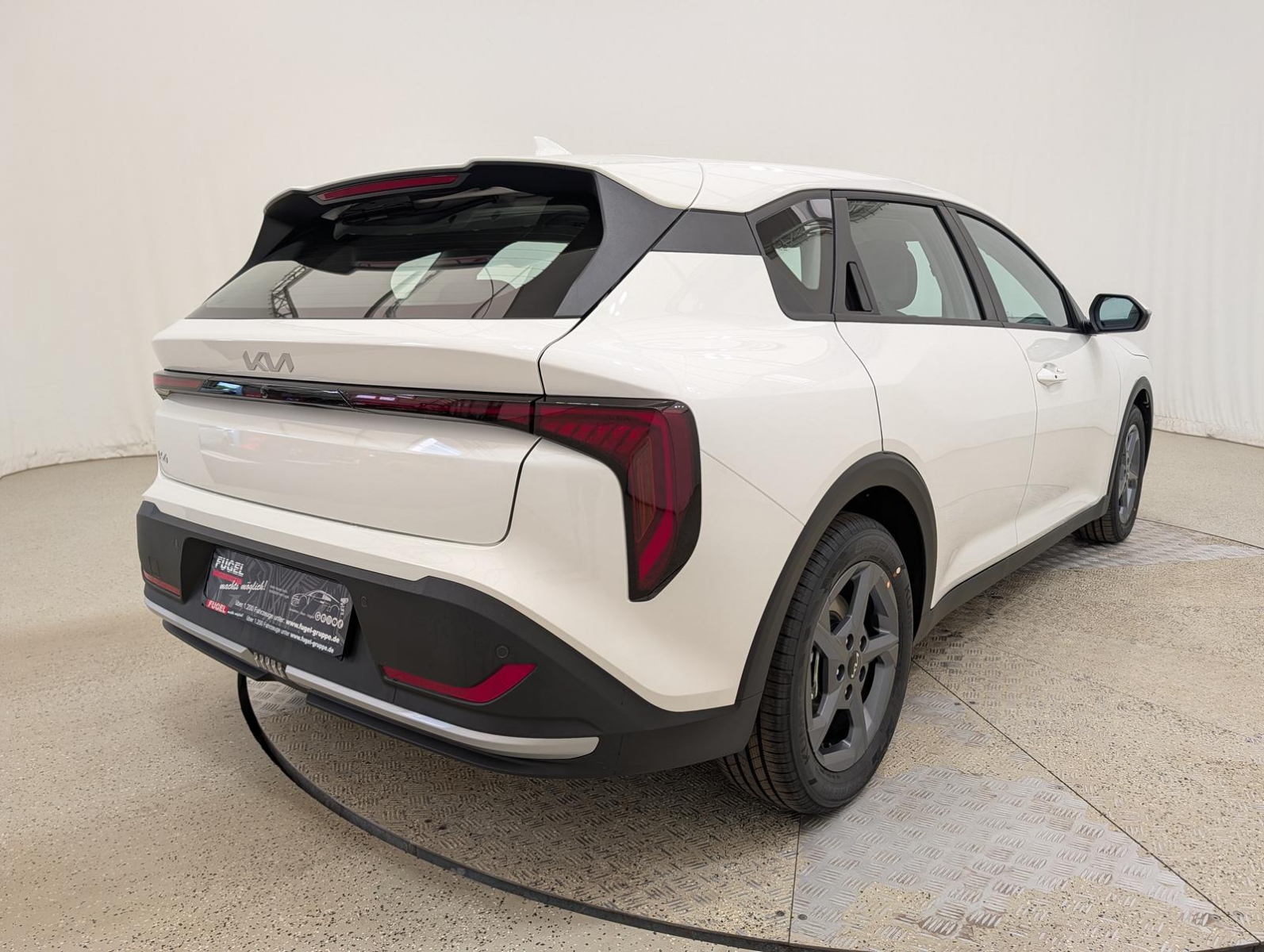 Kia K4