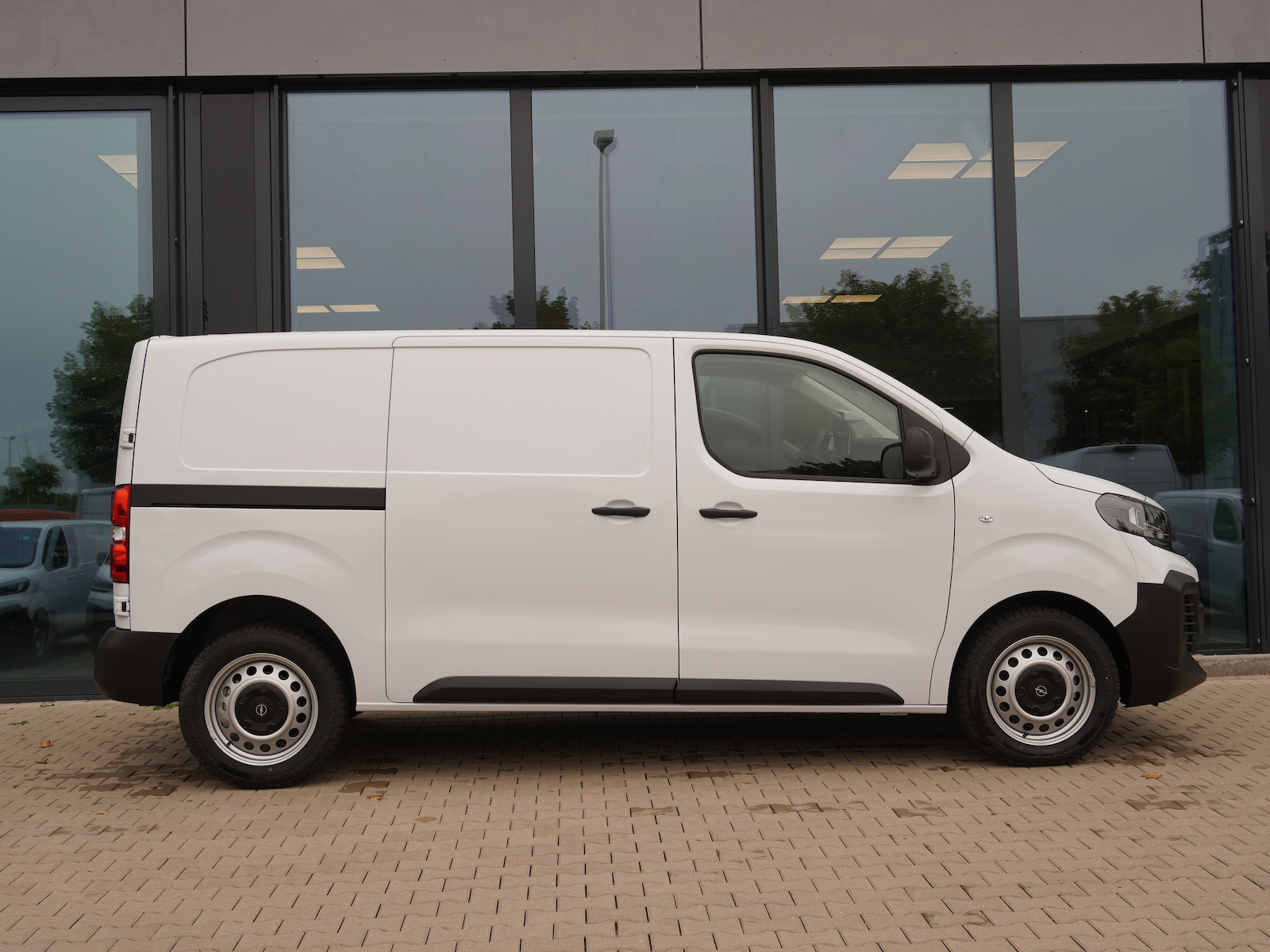 157607961 - Opel Vivaro #3 157607961 - Opel Vivaro #3